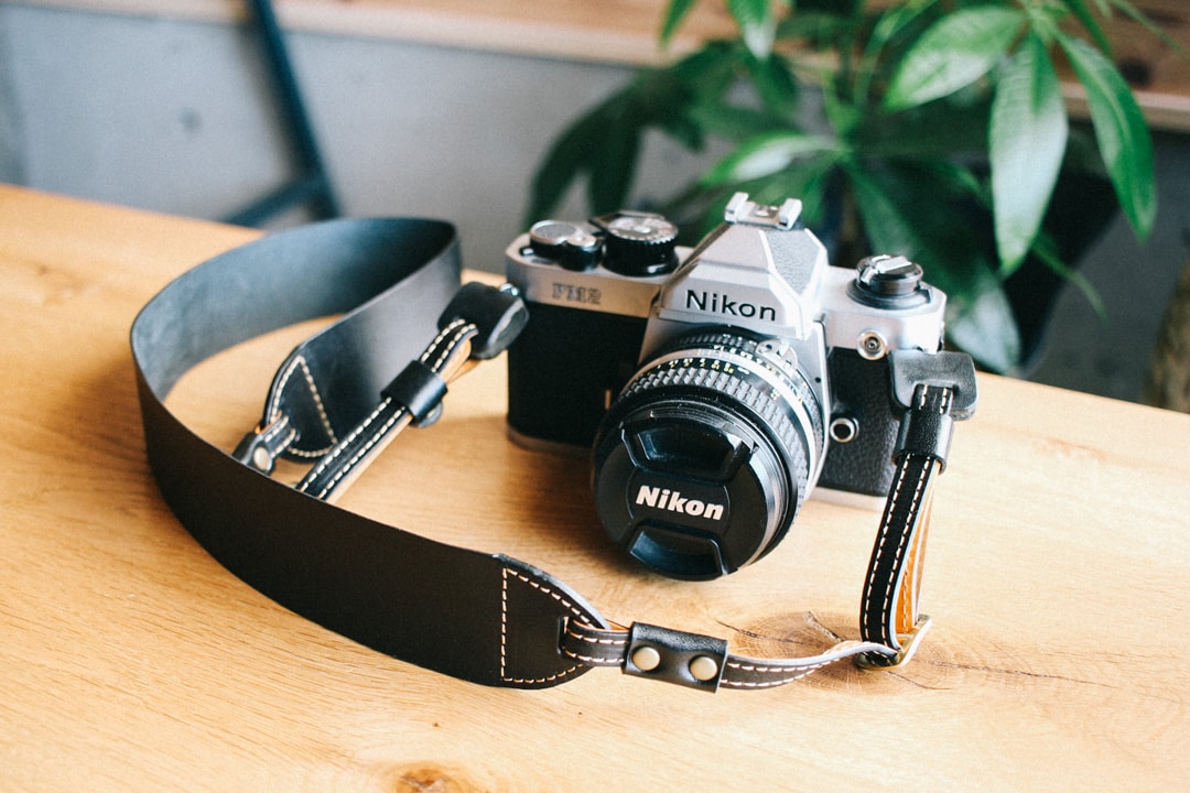 しなやかな革のカメラストラップ | 革小物のDuram Online Shop